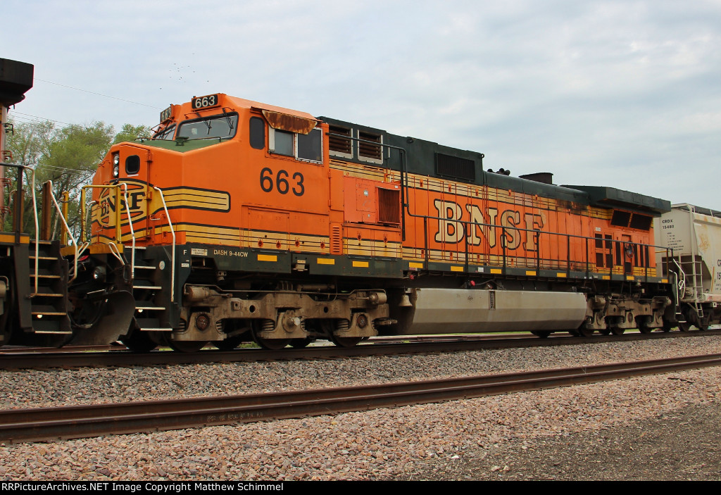 BNSF 663